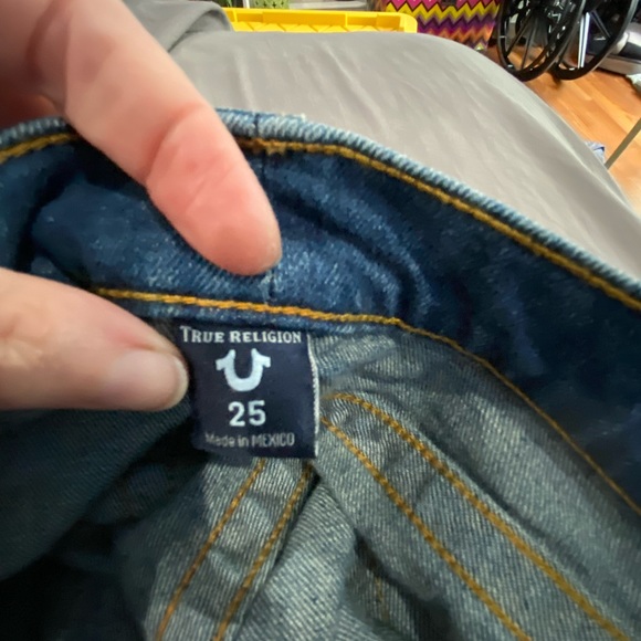True Religion Cameron size 25 distressed jeans - Picture 4 of 5
